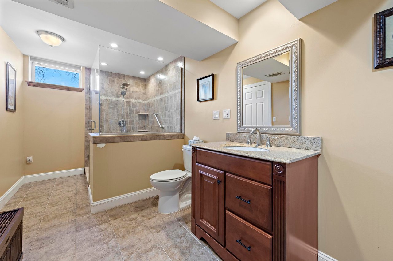 129 Four Winds Drive, Middletown, NJ