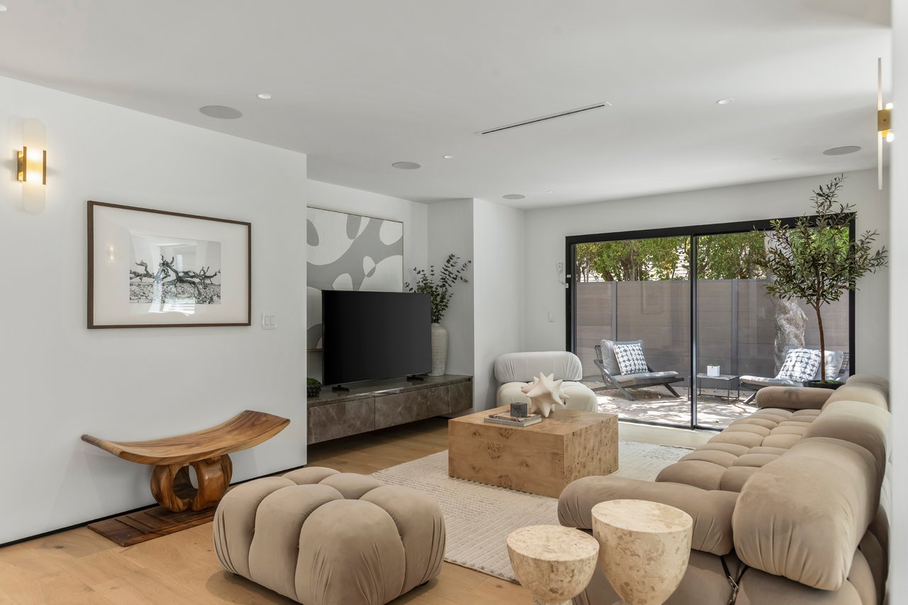 Luxury Gated Villa w/ Pool, Spa & Designer Interiors
