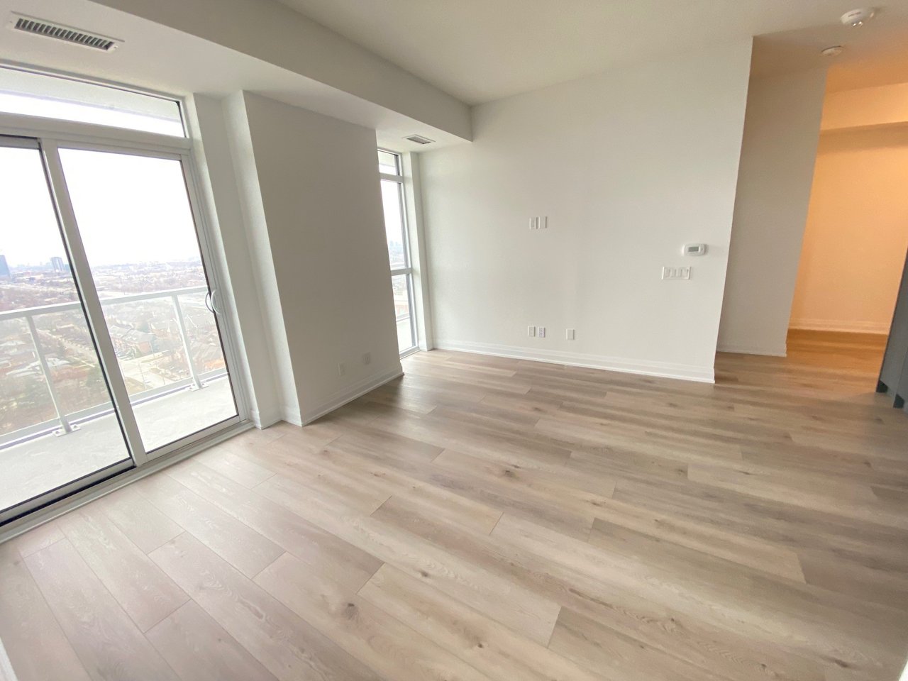 251 Manitoba Street, Toronto Unit: 2208