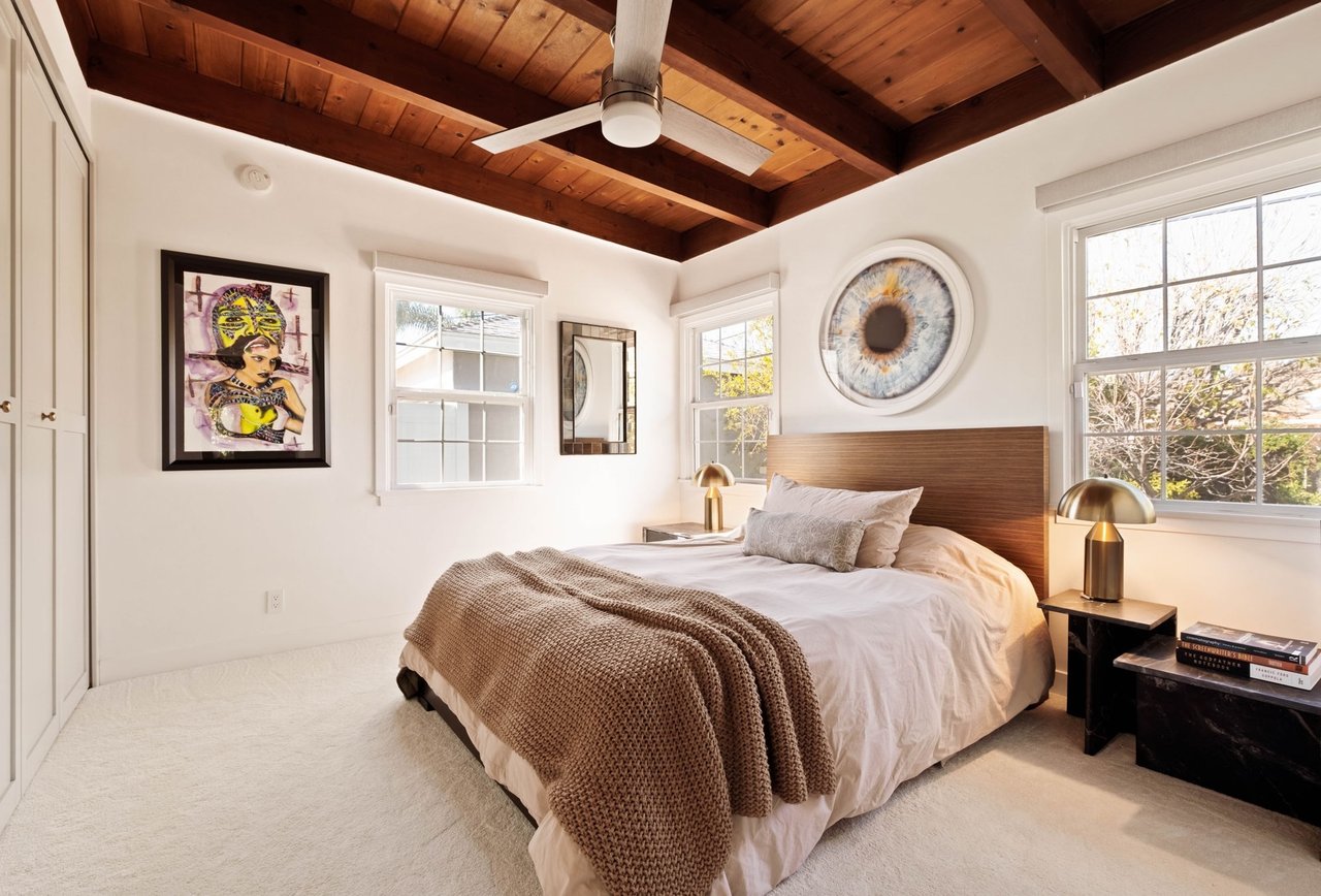 Effortless California Living in This Tarzana Ranch