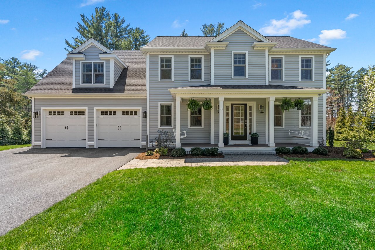 11 Lisa Ln Pembroke, MA 02359
