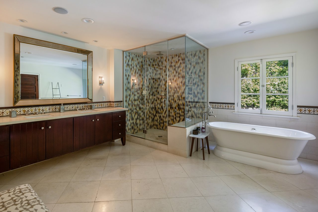 1930 Laurel Canyon Blvd, Hollywood Hills 