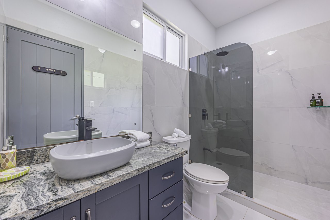 Perfect for Families or a Peaceful Retirement, Uvita Pacific Ocean Town