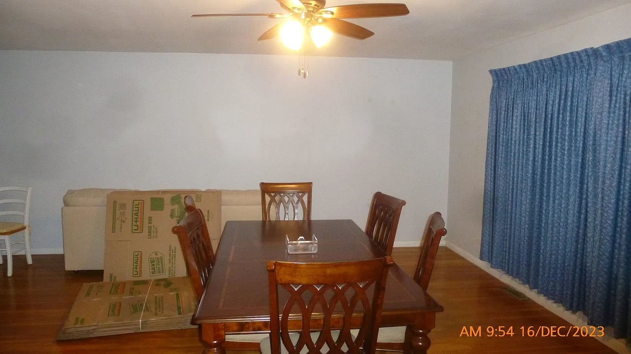 30W142 Claymore Ln