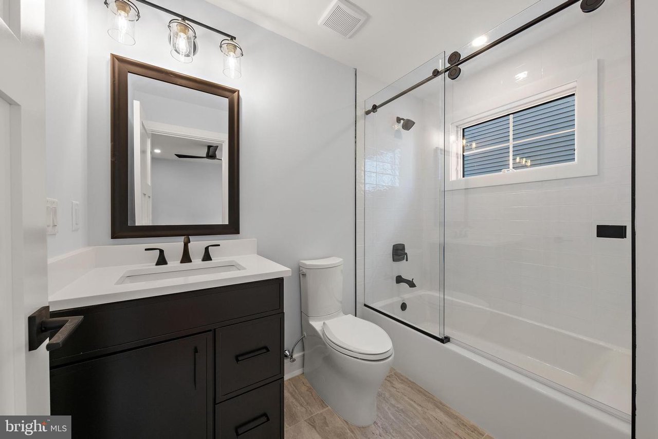 	352 N 5th St, Surf City Boro, NJ 08008