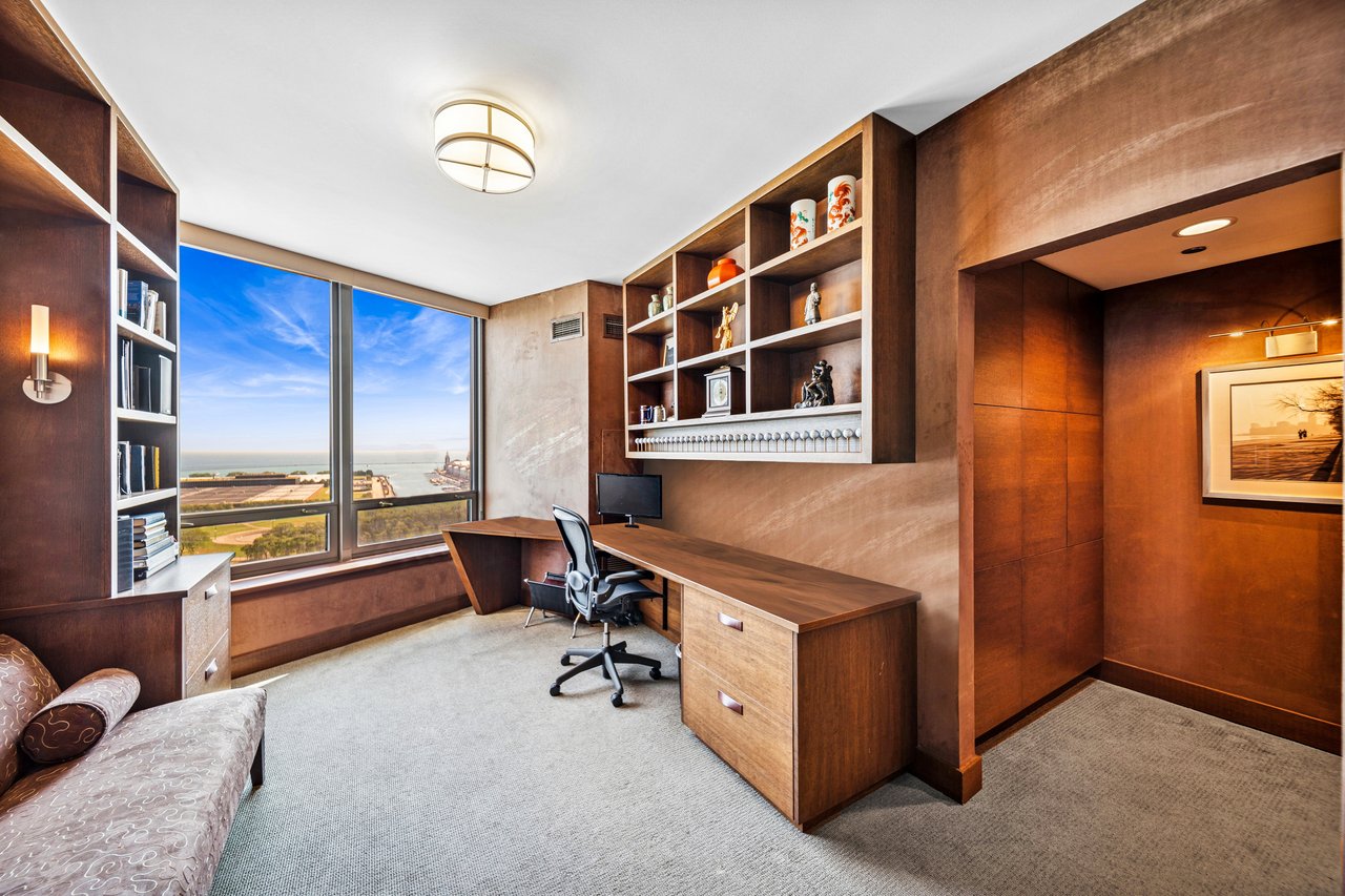 600 N Lake Shore Drive Unit: 1505 