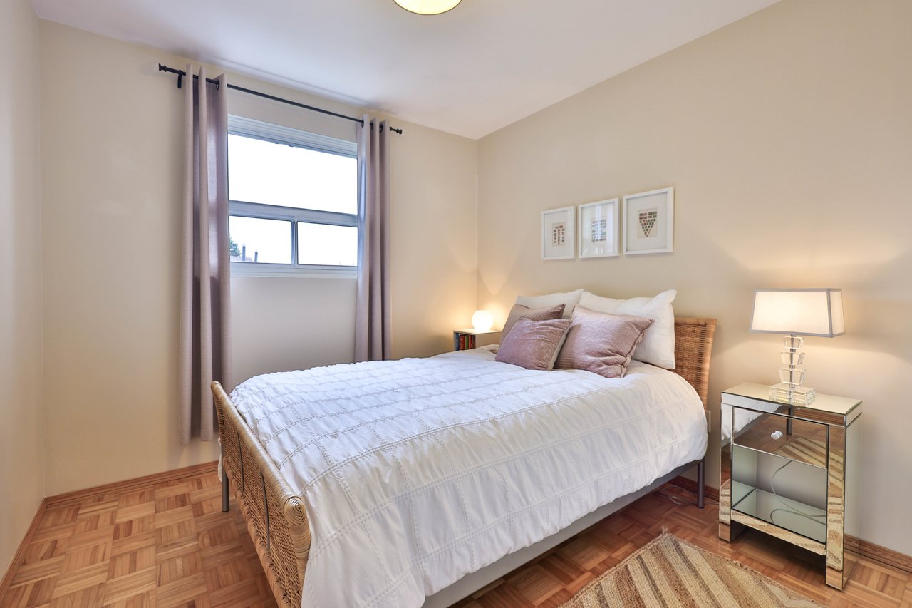 83-1055 Shawnmarr Road, Mississauga