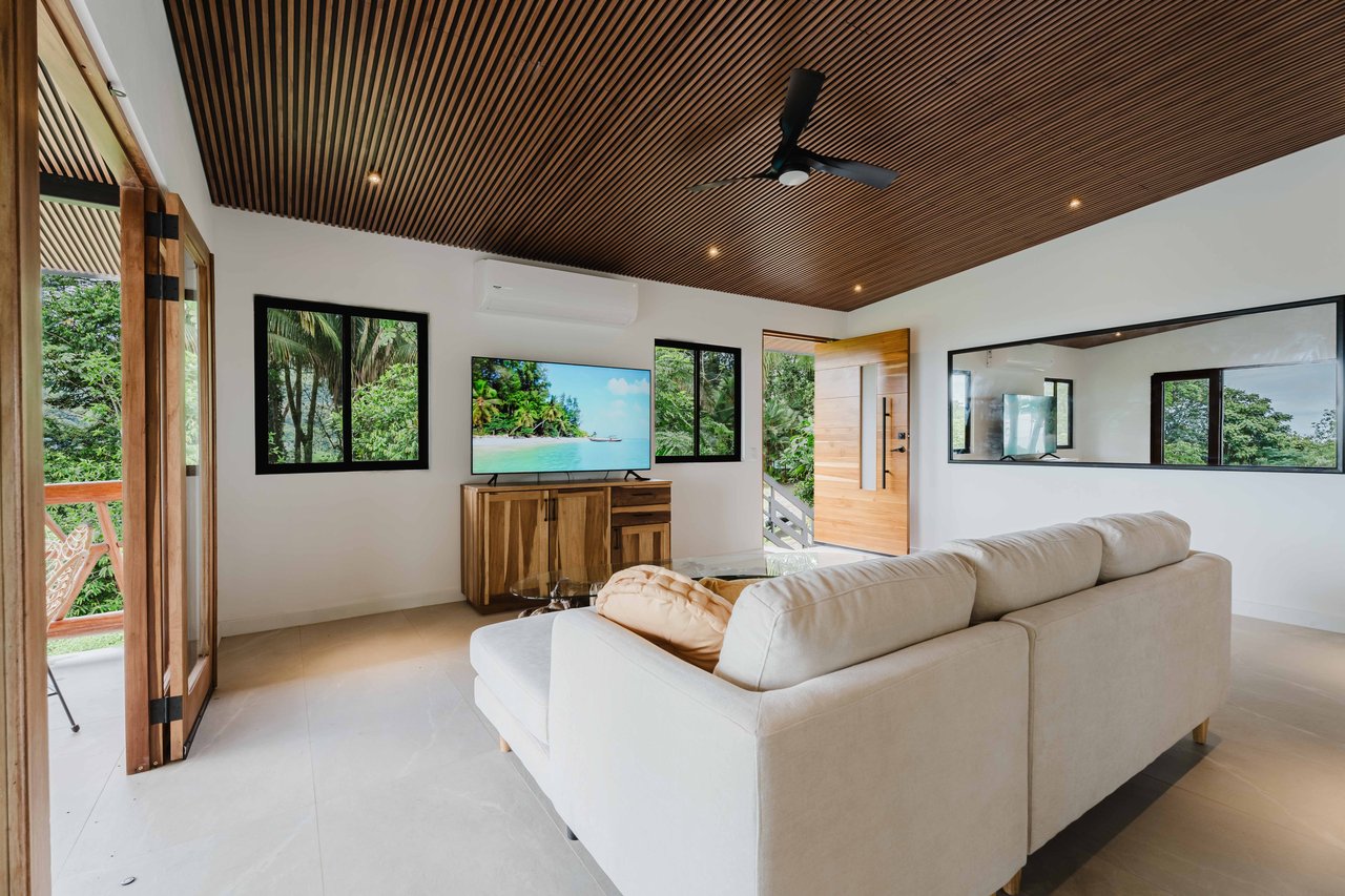 Casa Tucán, Ocean View Villa with Private Trail to River & Waterfalls