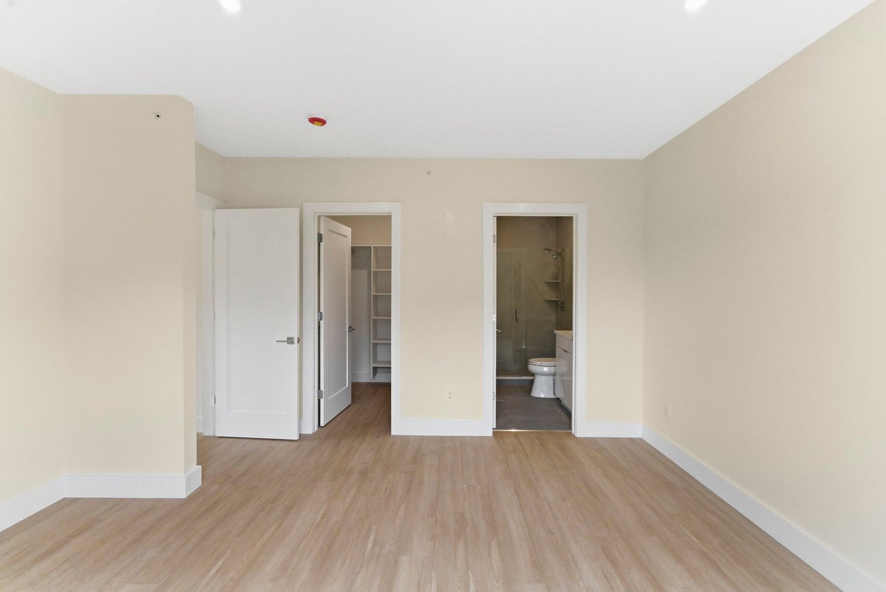 850 Broad Ave