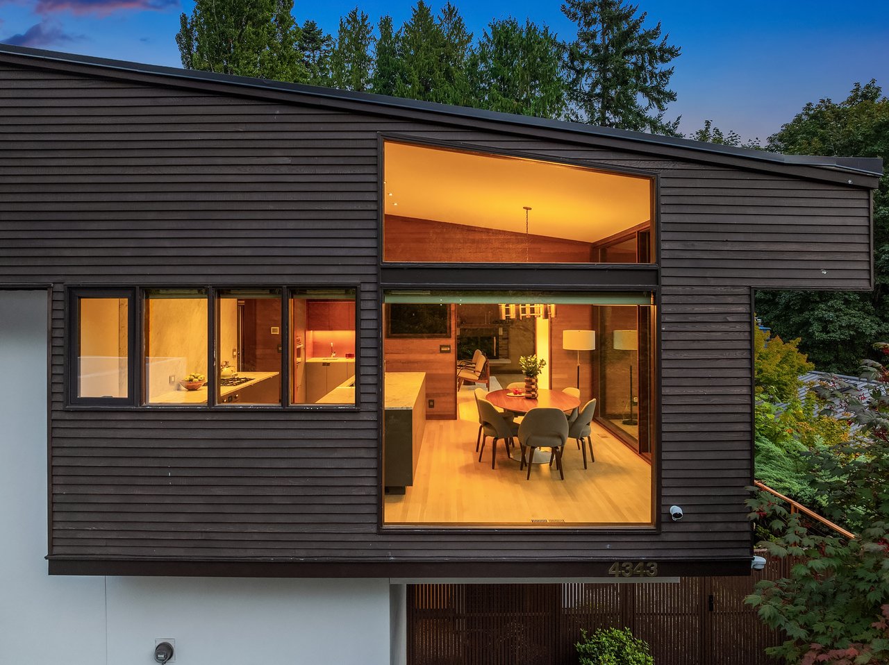 4343 W McLaren Street