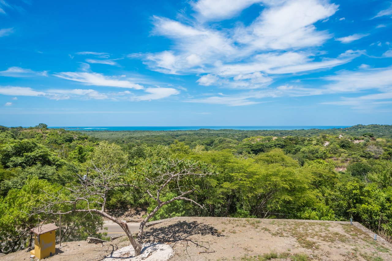 V-Lokamar Corona 1 | Exclusive 5-Bedroom Villa with Panoramic Pacific Ocean Views in Playa Grande