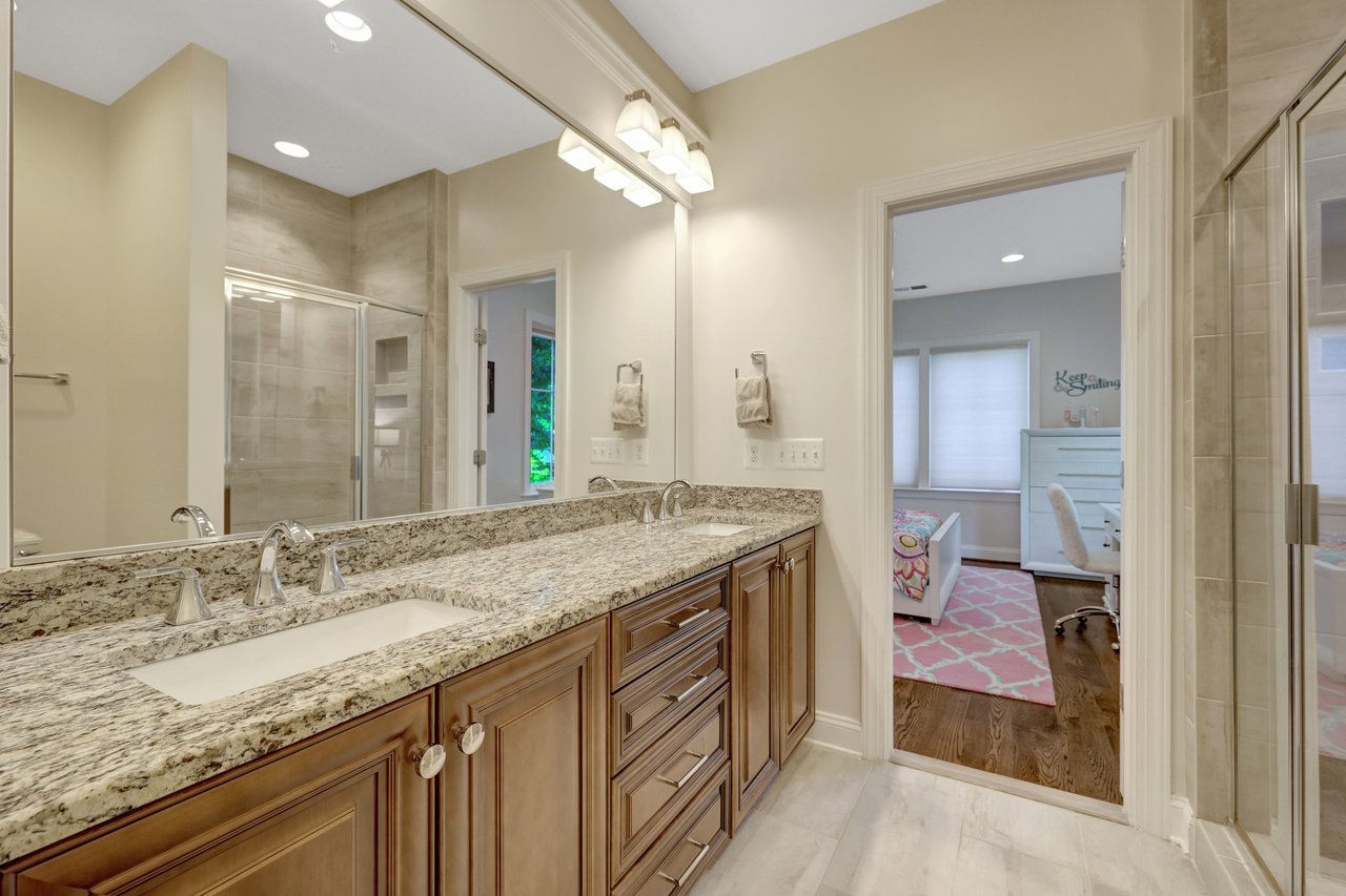 300 Jade Ct NW
