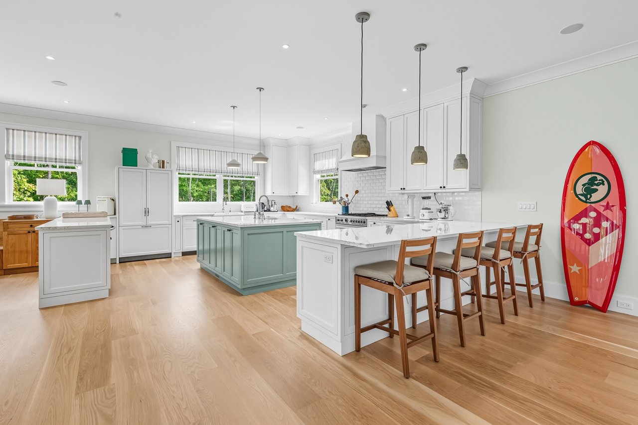 417 Edge of Woods Road