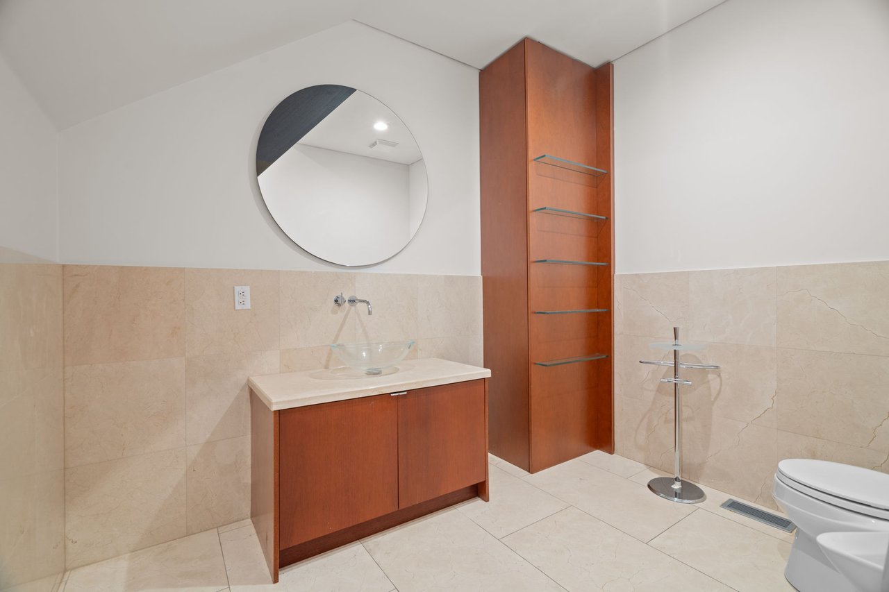 Sophisticated & Architecturally Bold