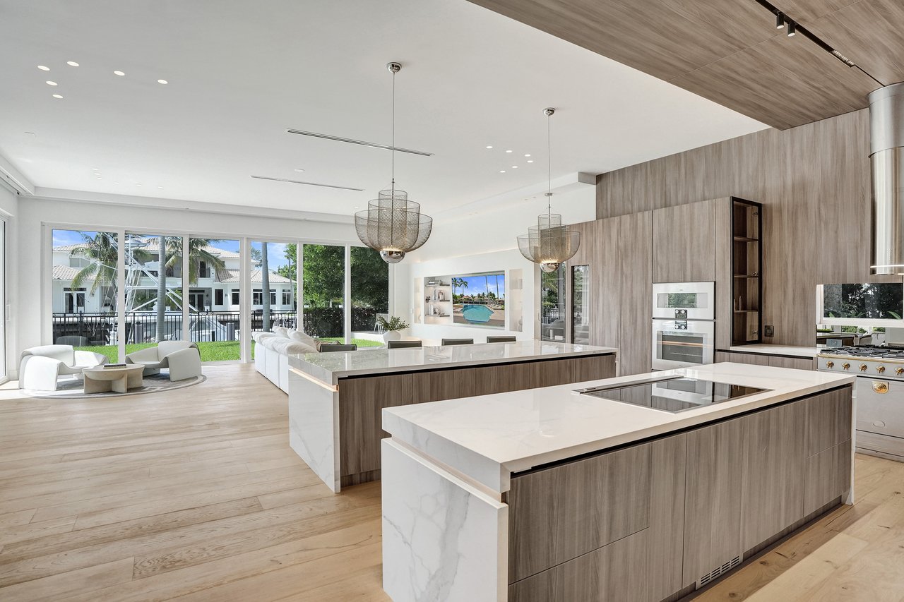 30  S Compass Dr
