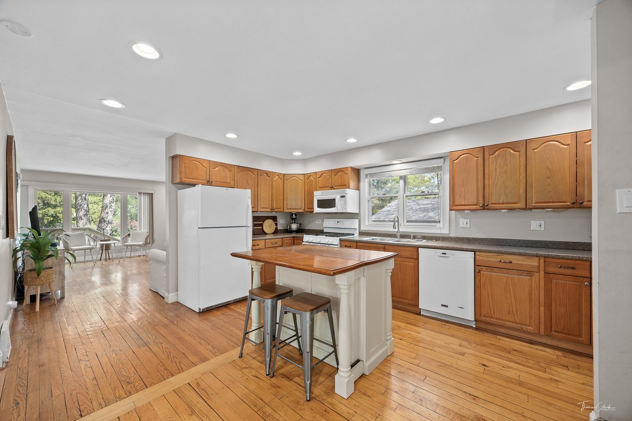 4046 Fairview Ave, Downers Grove