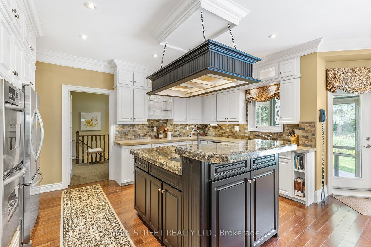 120 Willow Farm Lane, Aurora
