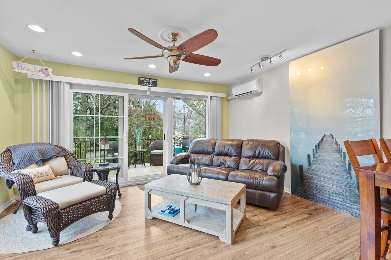 1305 W. Main St. Unit 202 Lake Geneva, WI 53147