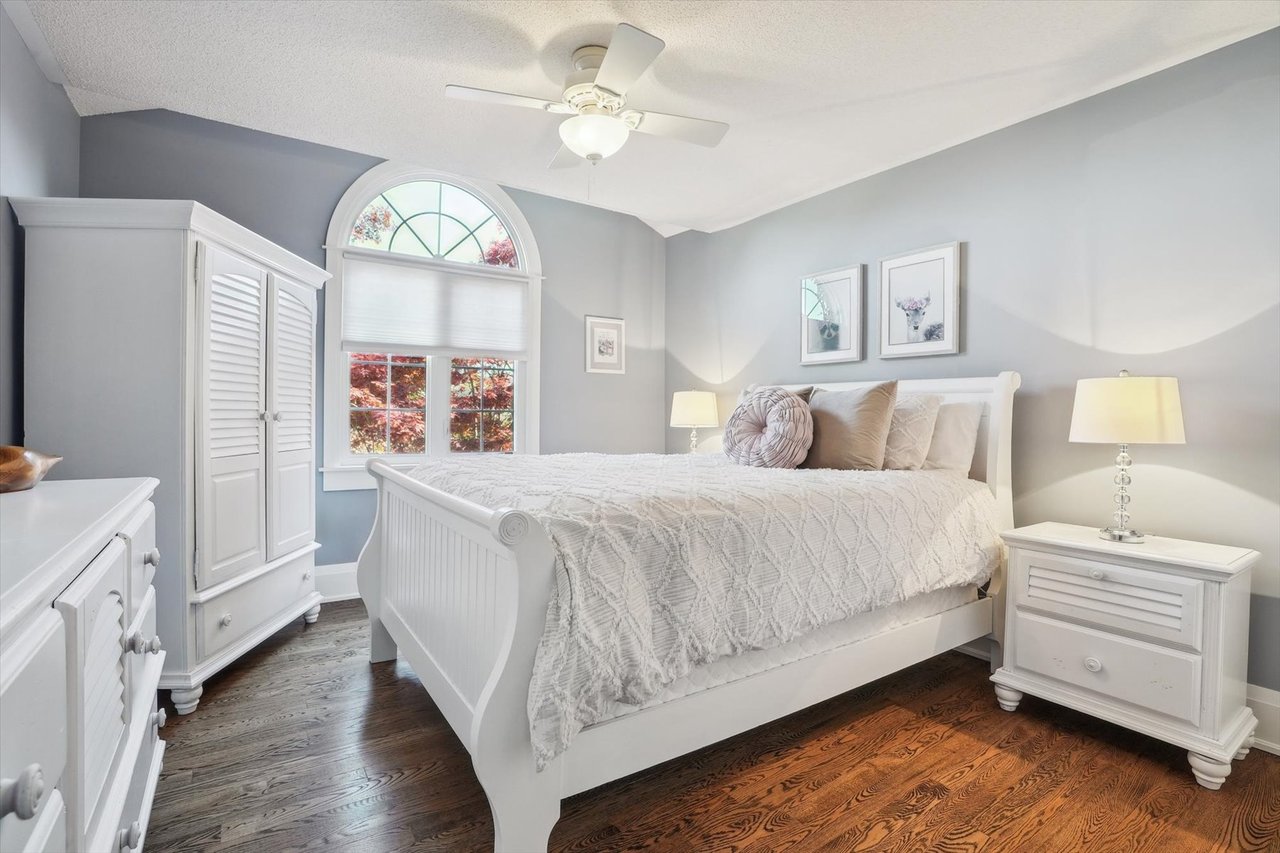 1662 Roundleaf Court