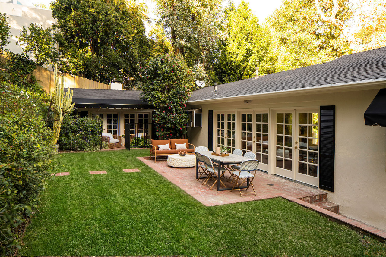 2533 Benedict Canyon Drive