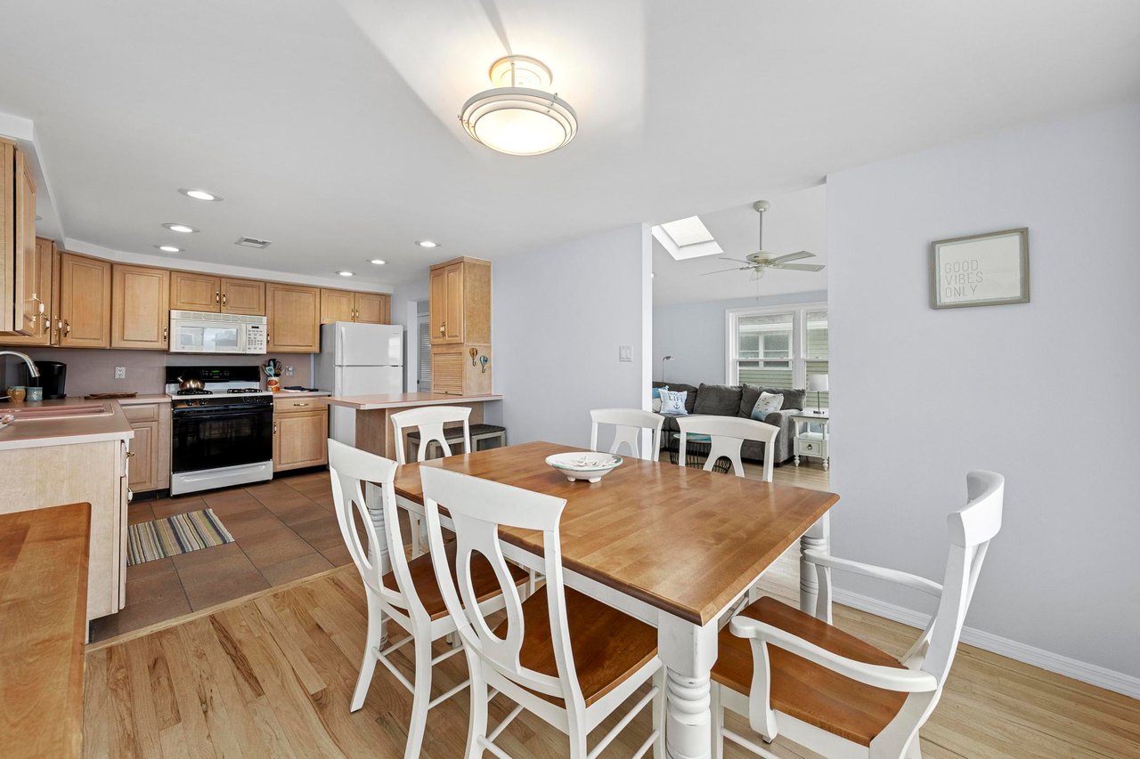229 Merivale Ave. (1st and 2nd floor), Beach Haven
