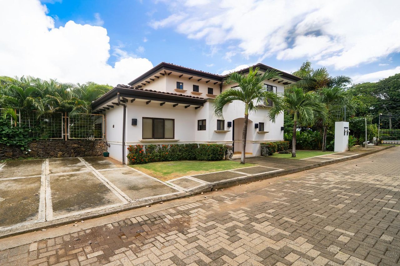 Casa Cali | Modern 3-Bedroom Turnkey Home in Pacific Residences – Minutes from Tamarindo Beach