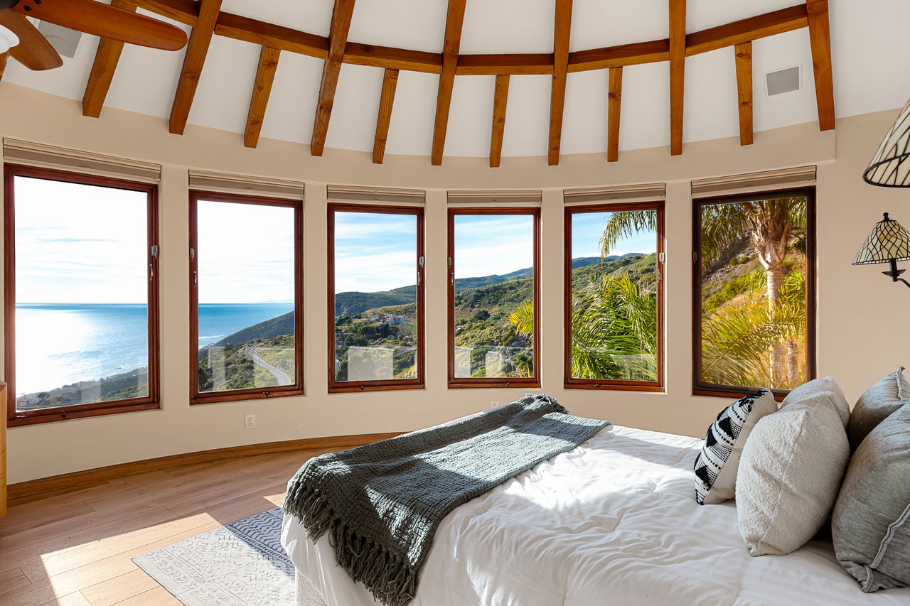 4240 Avenida De La Encinal