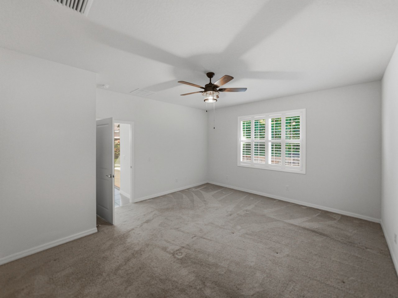 12717 EASTPOINTE DR