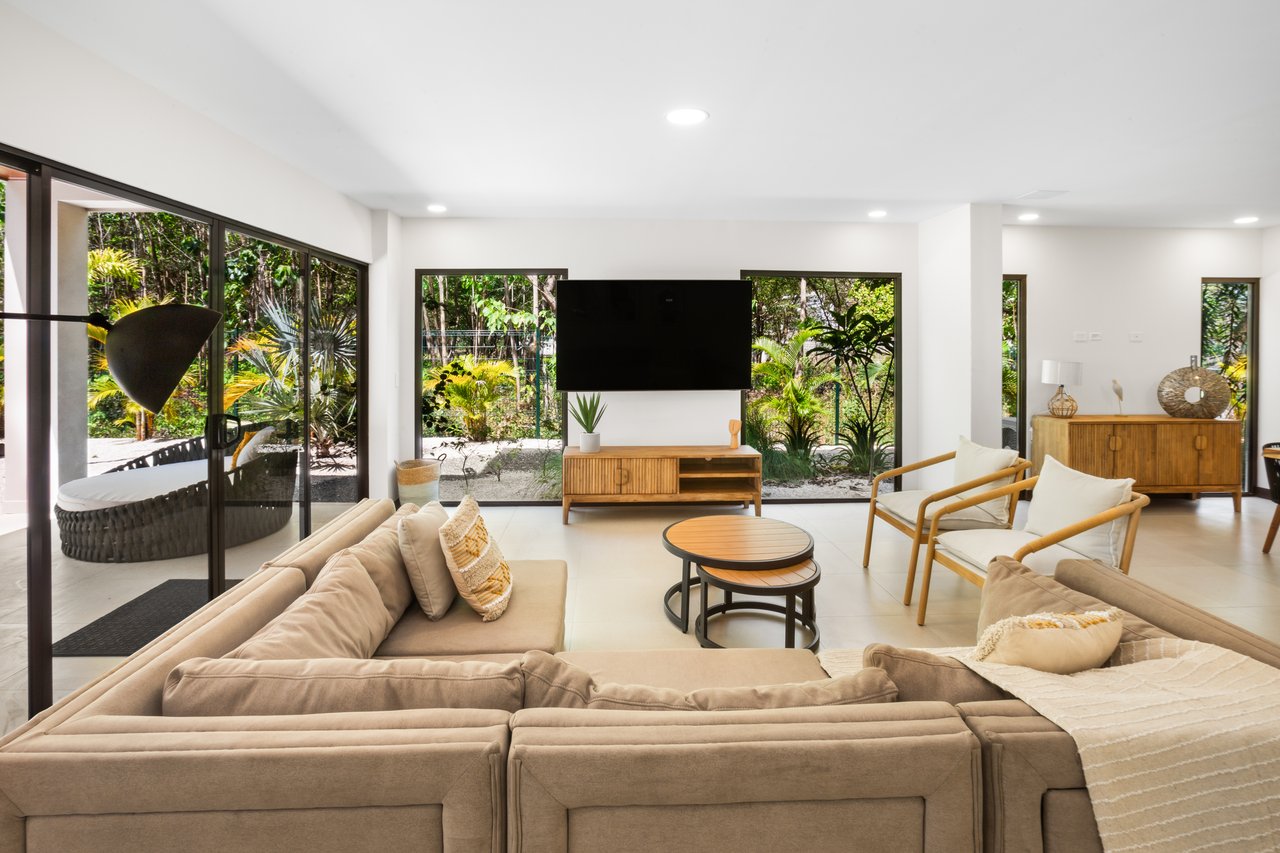 Flamingo Estates Luxury Home | Modern 4-Bed Retreat with Pool & Rooftop Terrace Near Beach & Marina