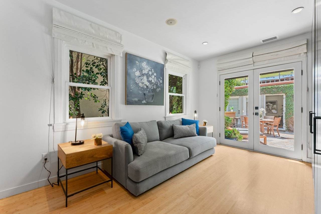 8814 Rosewood