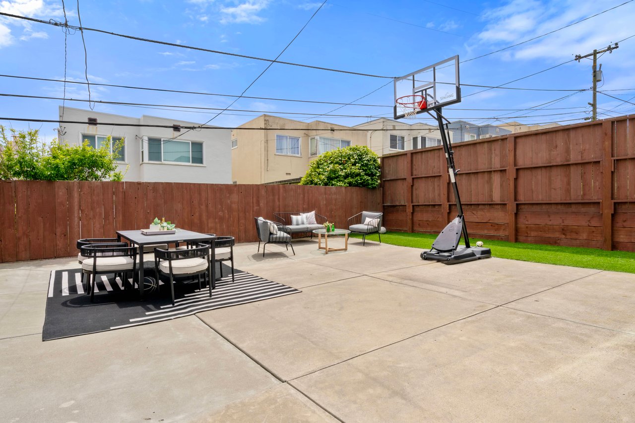 23 Fernwood Ave