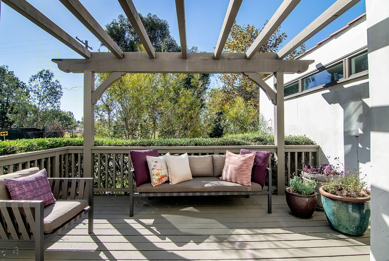 501 N Cahuenga Blvd.