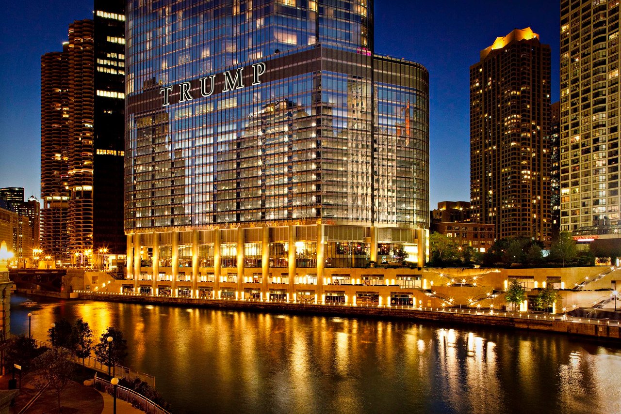 401 N Wabash Ave photos of building exterior