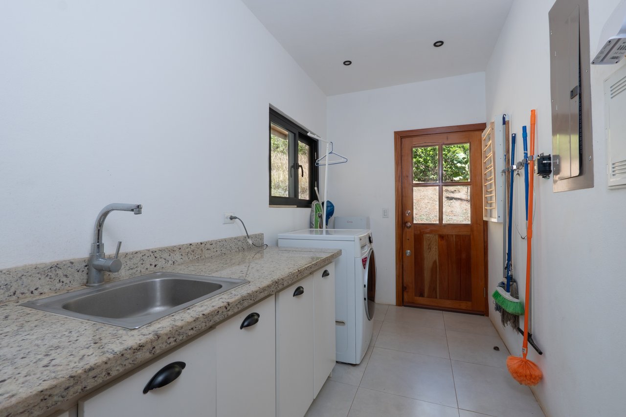 Casa Los Suenos | 4 Bedroom Home with Guest House near Tamarindo Costa Rica