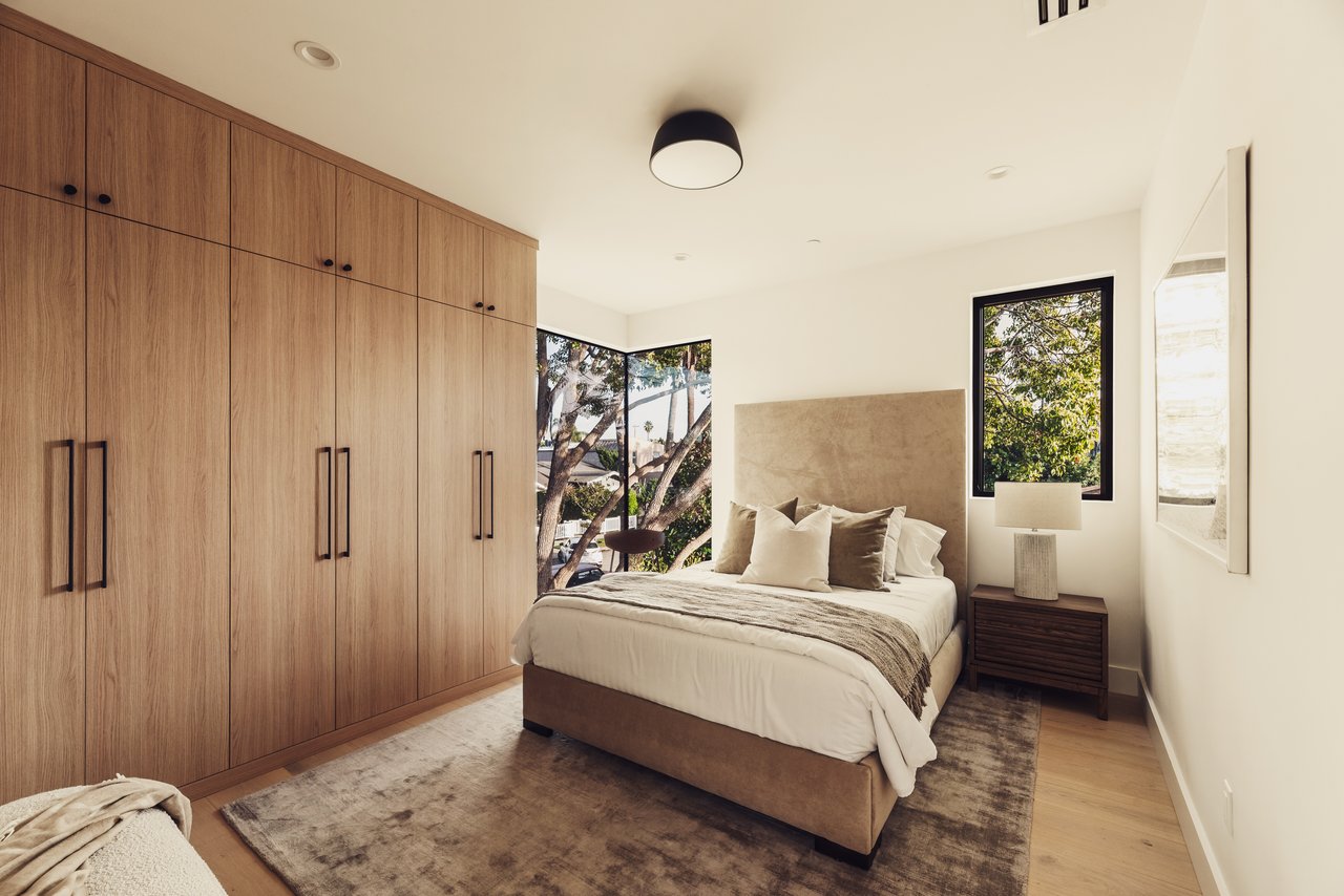 2115 Walnut Ave, Venice