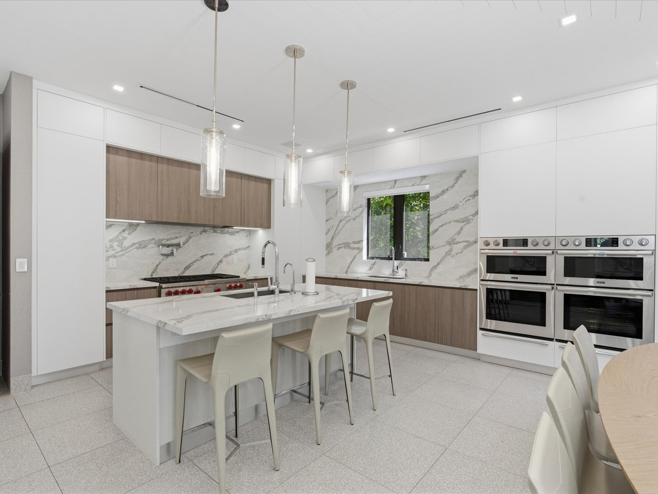 70 Camden Dr, Bal Harbour