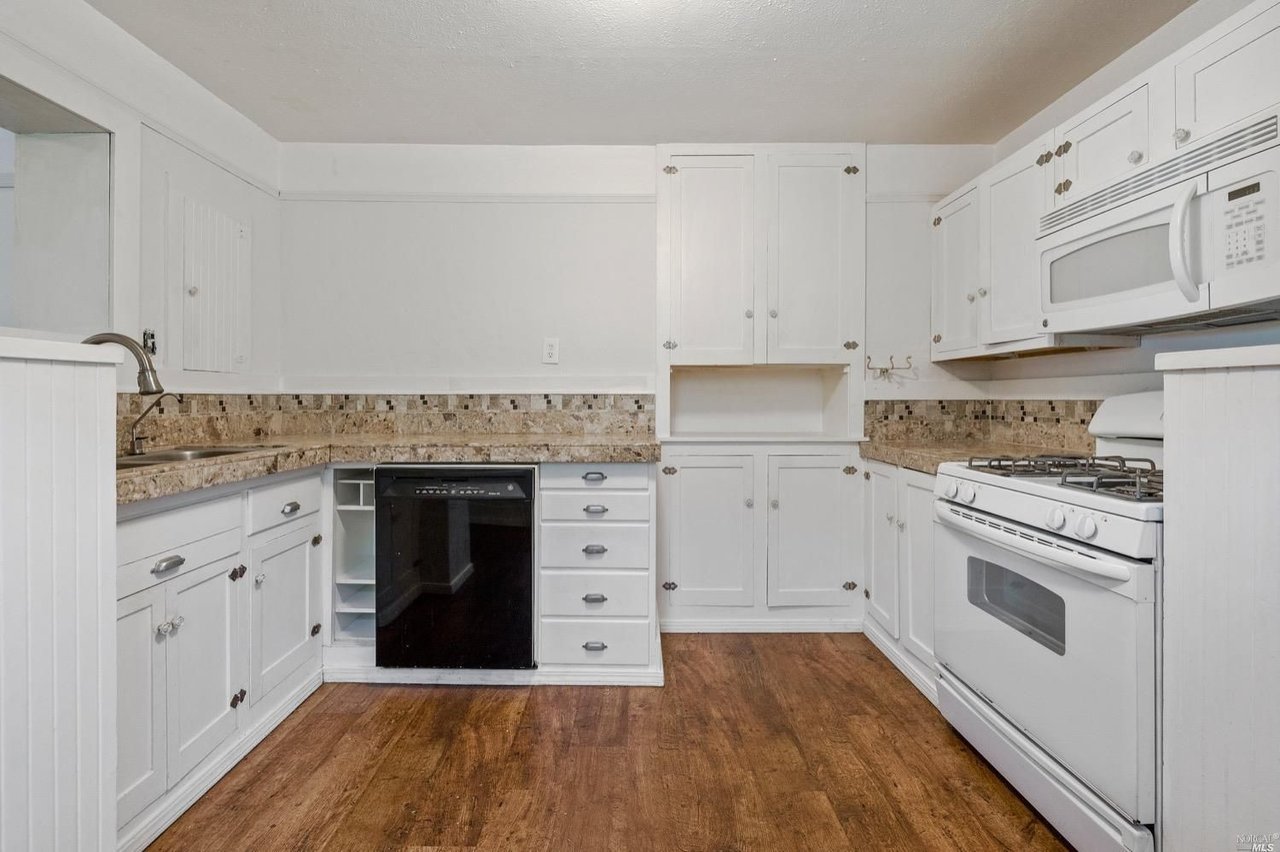 1132 Sir Francis Drake Blvd