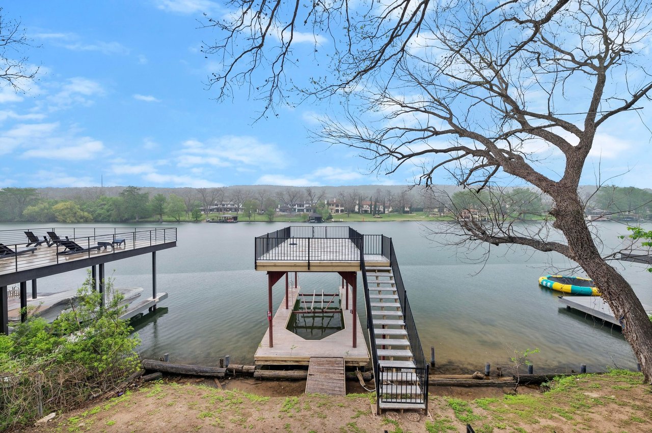 1606 Ski Slope Drive