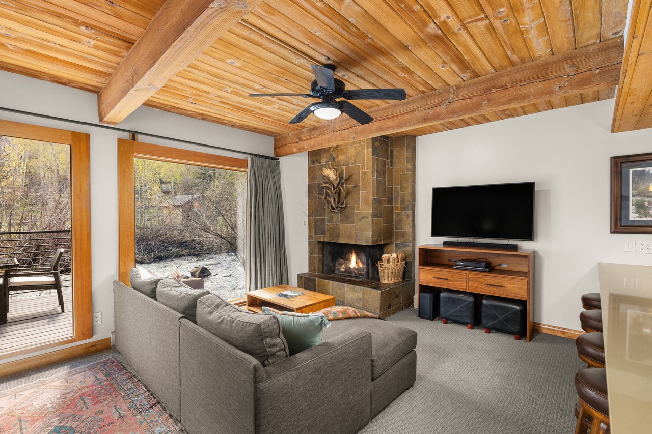 Luxury Riverfront Rental