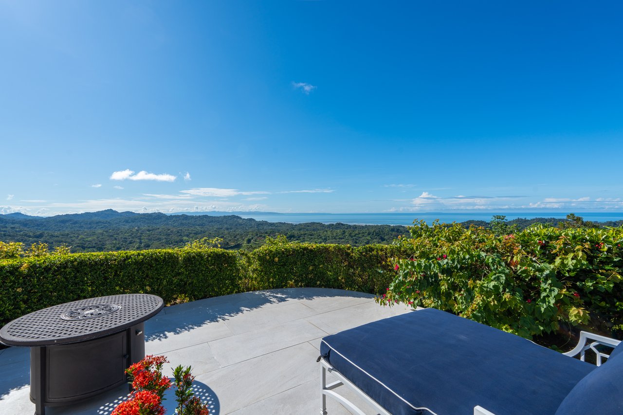 Blue Horizon – luxury ocean-view home in Ojochal, Costa Rica