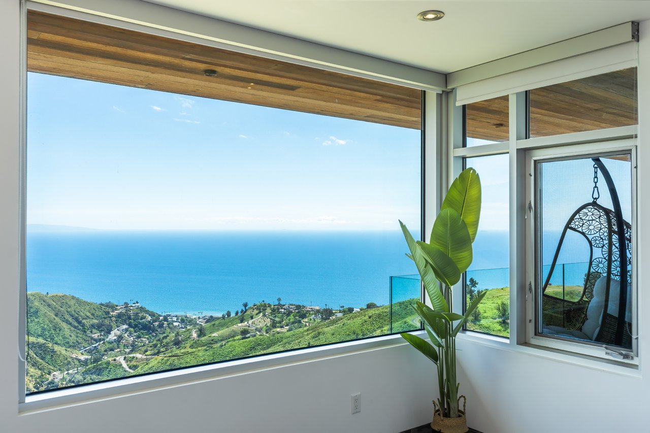 Casa Azure by Oraklus