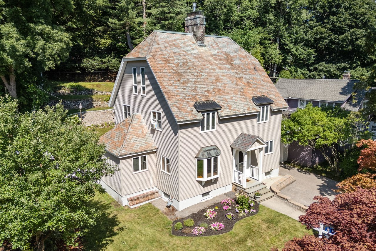 43 Laconia Rd, Worcester, 01609: 4 bedroom / 2.5 bath House for Sale