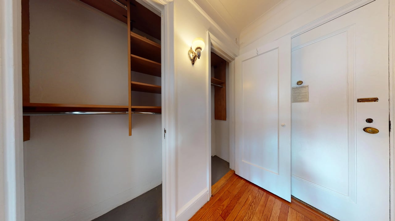 1 Christopher St, #8D