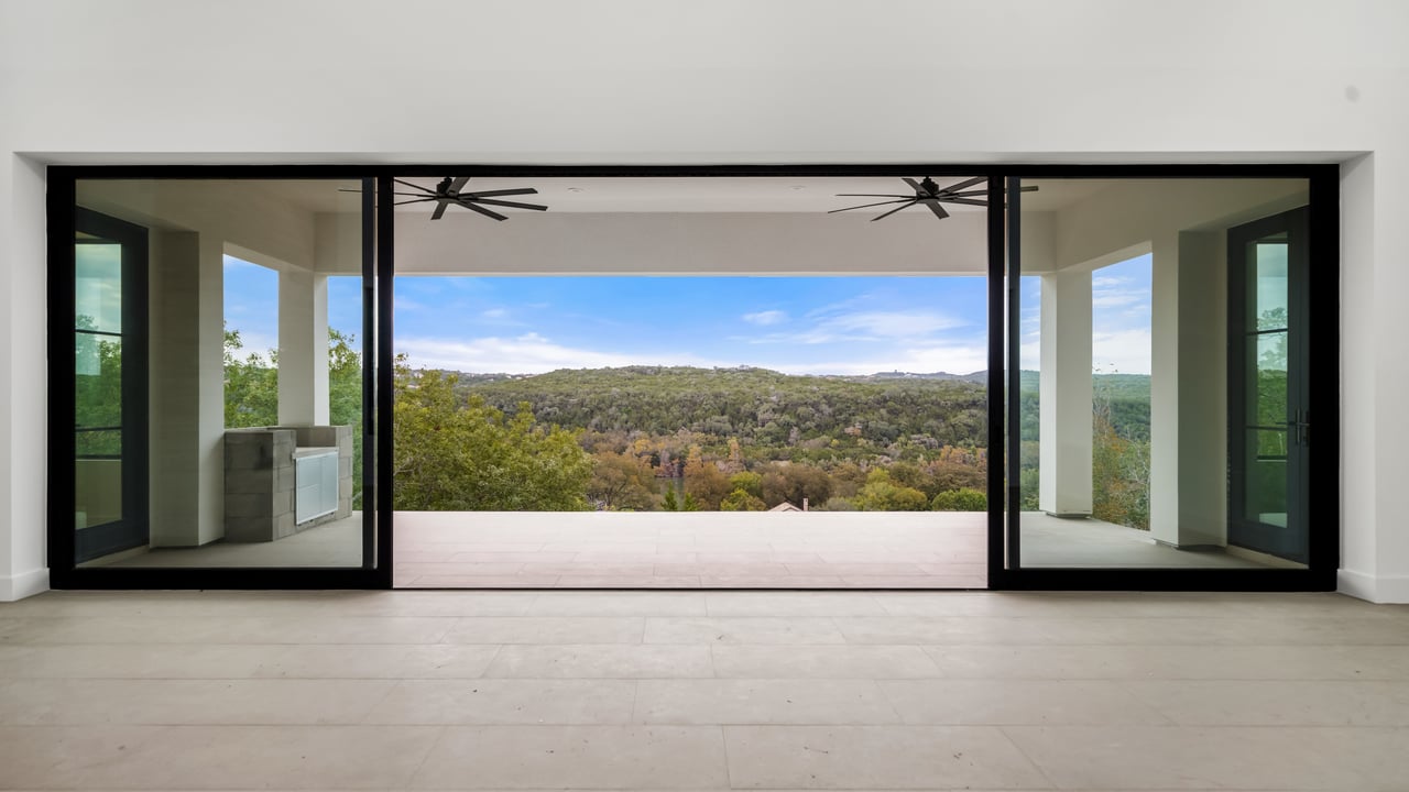 702 N Commons Ford Road