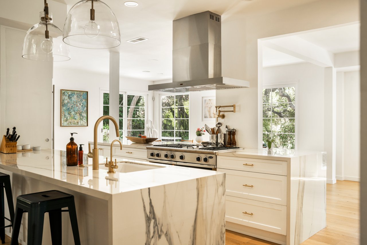 2410 Nichols Canyon Rd