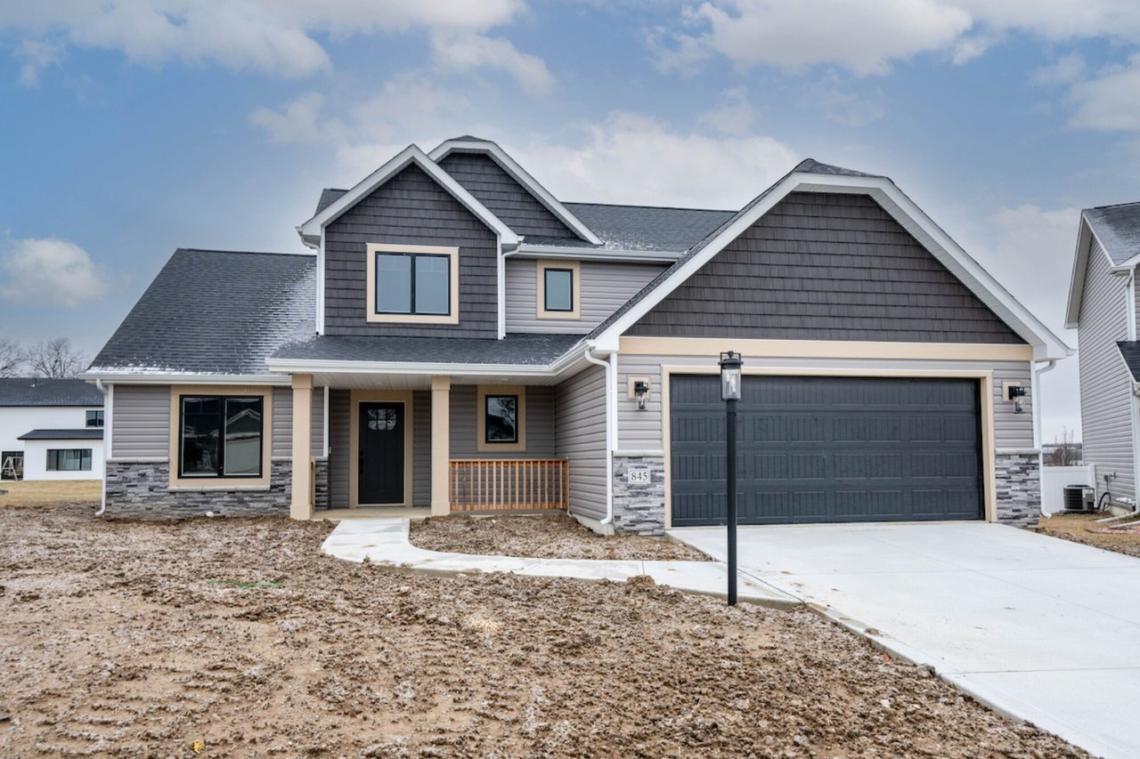 845 Sienna Ct