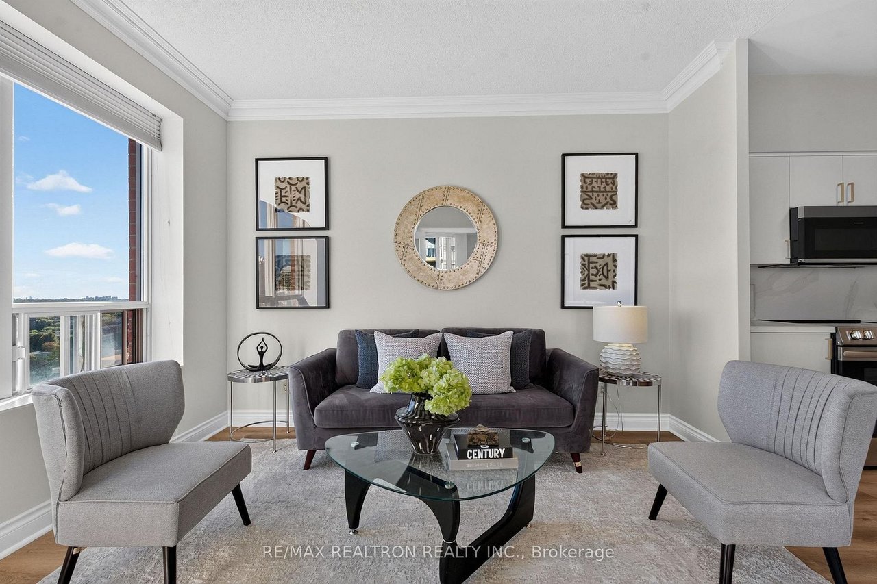 NORTH YORK LUXURY 