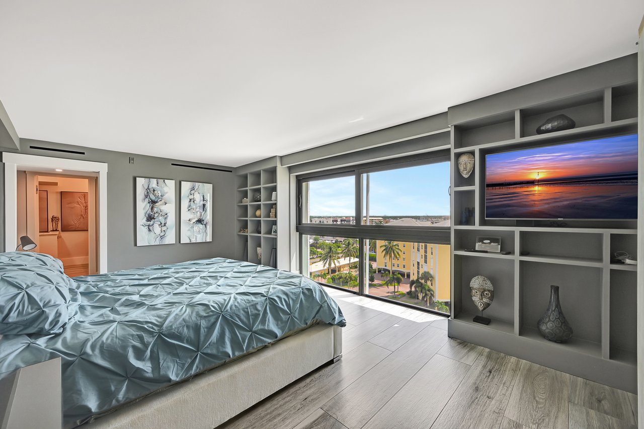 3951 Gulf Shore Blvd N 801 - Horizon House