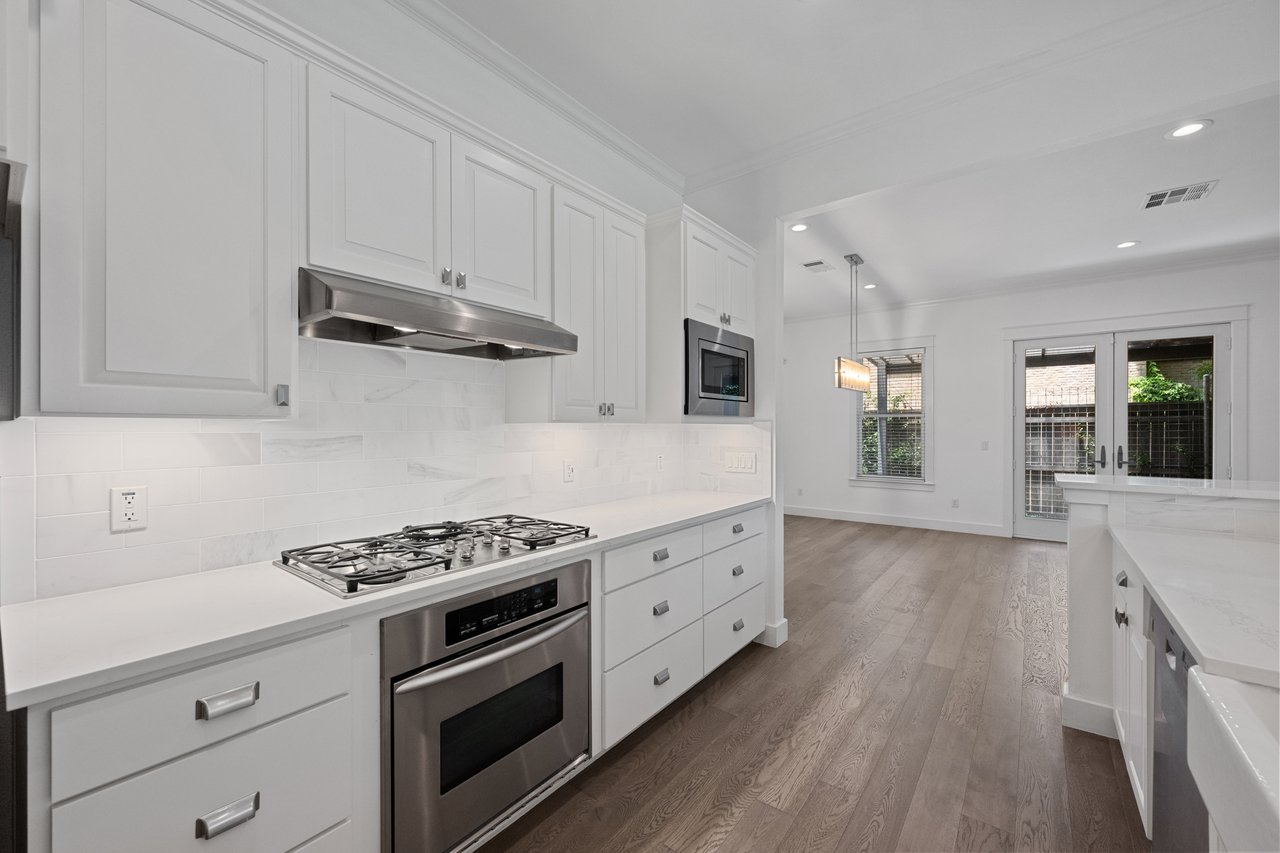 1403 W 12th Street #B