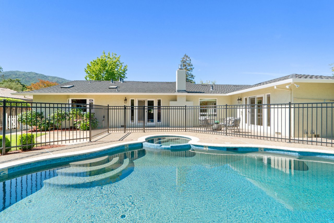 247 Marchmont Dr